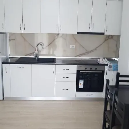 Shtepipushimi23 Rana E Hedhun Appartement *