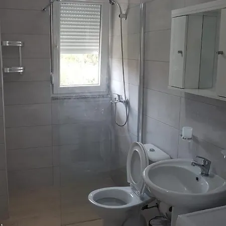 Appartamento Shtepipushimi23 Rana E Hedhun Shëngjin