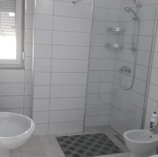 Апартаменты Shtepipushimi23 Rana E Hedhun Шенджин