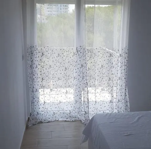 Апартаменты Shtepipushimi23 Rana E Hedhun *