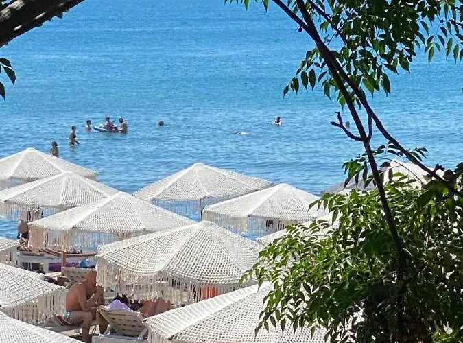 Shtepipushimi23 Rana E Hedhun Апартаменты Шенджин