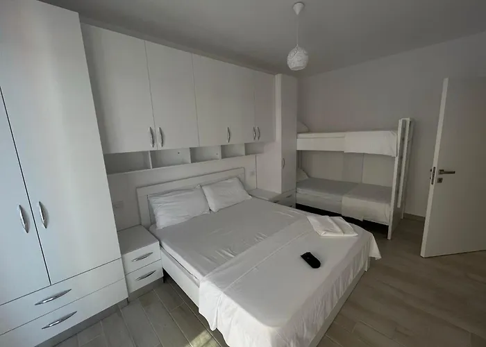 Апартаменты Shtepipushimi23 Rana E Hedhun